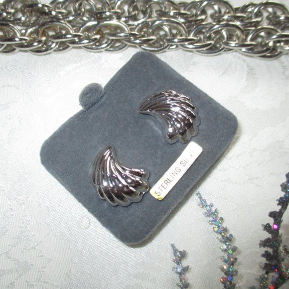 AUTHENTIC GENUINE STERLING SILVER SEA-SHELL PIECERED EARRINGS – NWOT - VINTAGE - Picture 3 of 16